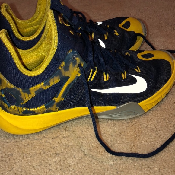 Nike men’s Paul George basketball shoes - Picture 2 of 4